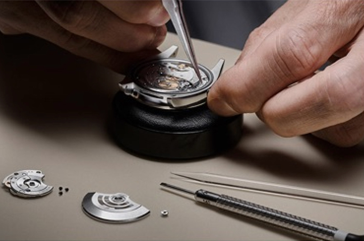 ROLEX WATCH SERVICING<br>AND REPAIR AT EUROPE WATCH COMPANY